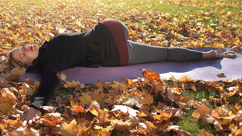 Reclining-Spinal-Twist-Supta-Matsyedrasana- Reclining-Spinal-Twist-Supta-Matsyedrasana-