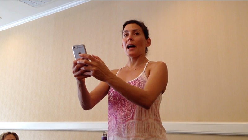 phone-neck-yoga