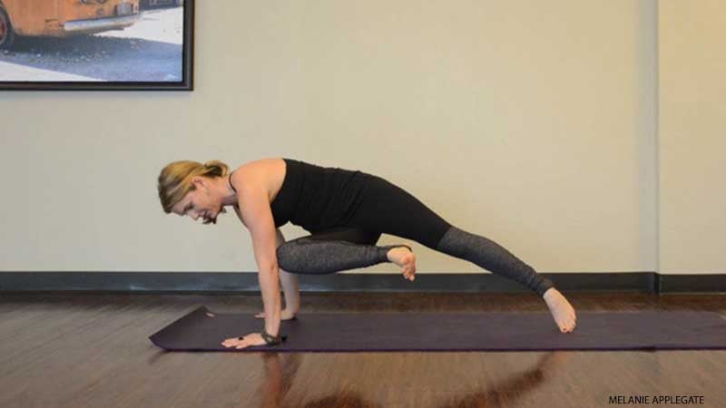 credit-leah-leg-plank-1