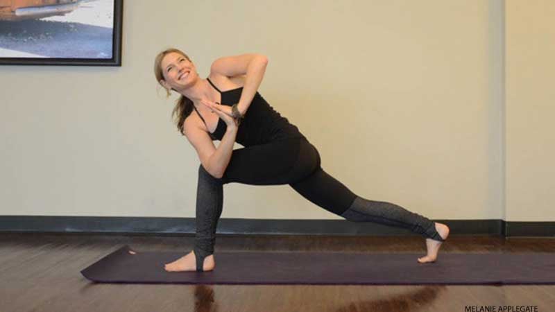 credit-leah-twist-lunge