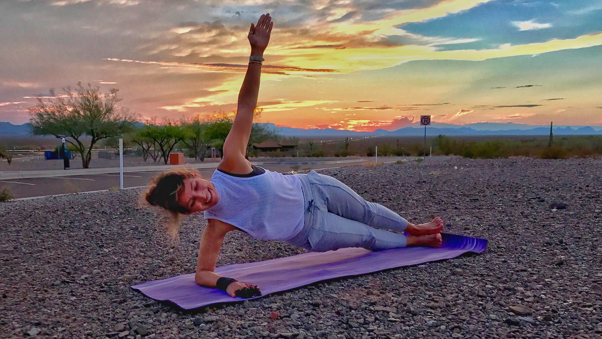 livebeyoga-sideplank None