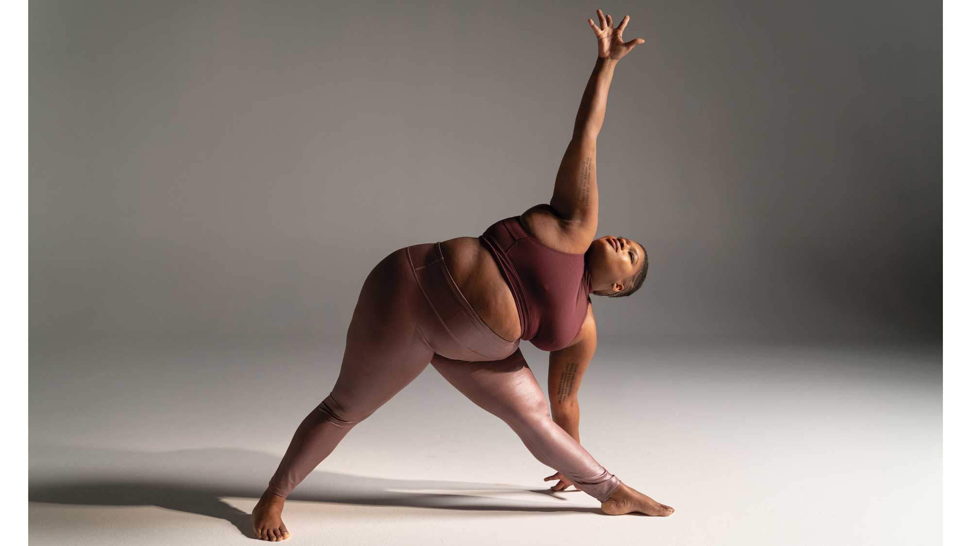 Jessamyn_trianglepose Jessamyn Stanley, Triangle Pose
