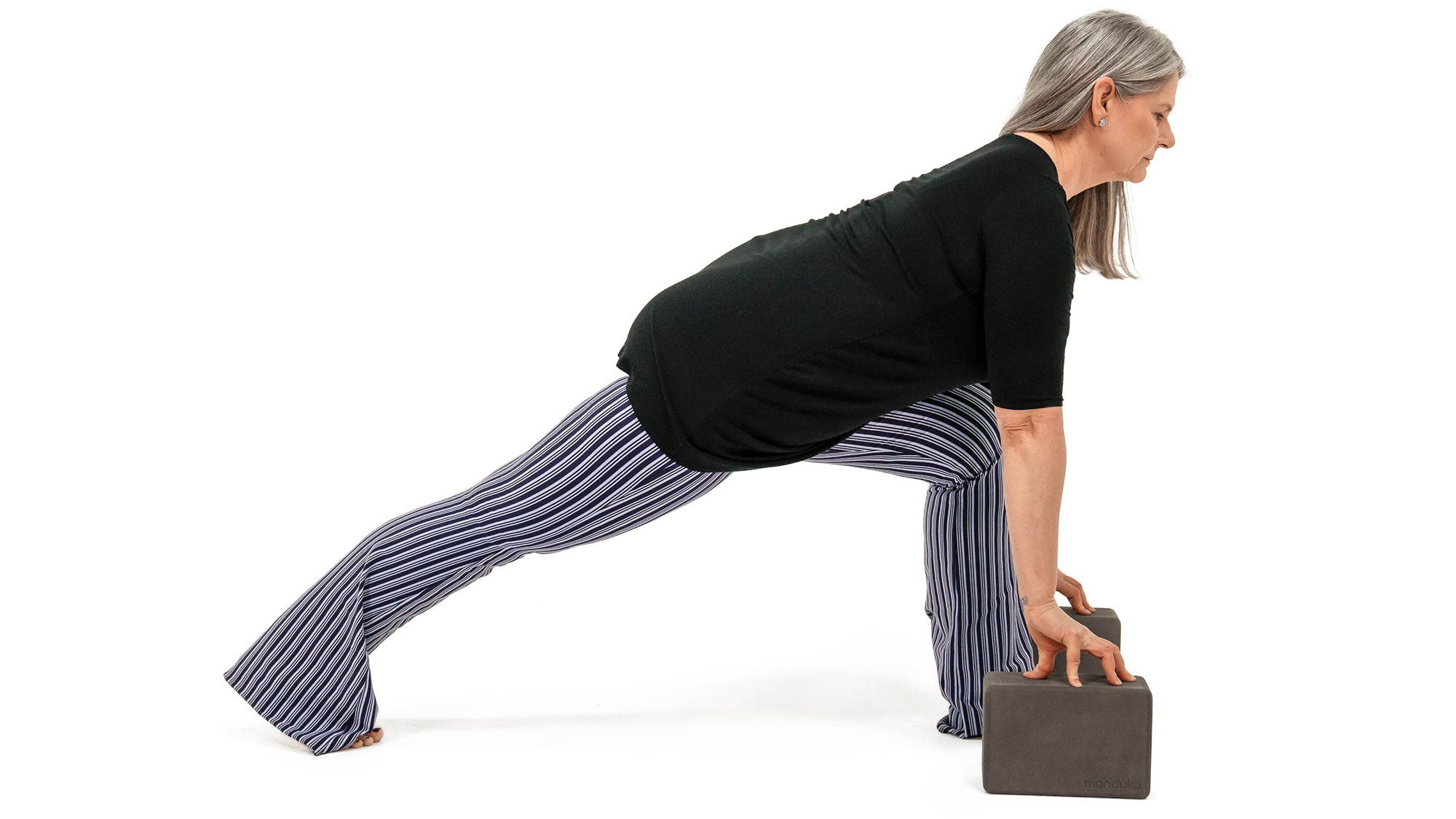 MMS_308_5945_bjk Anjaneyasana. Low lunge.