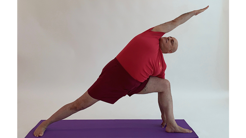 4 Utthita Parshvakonasana