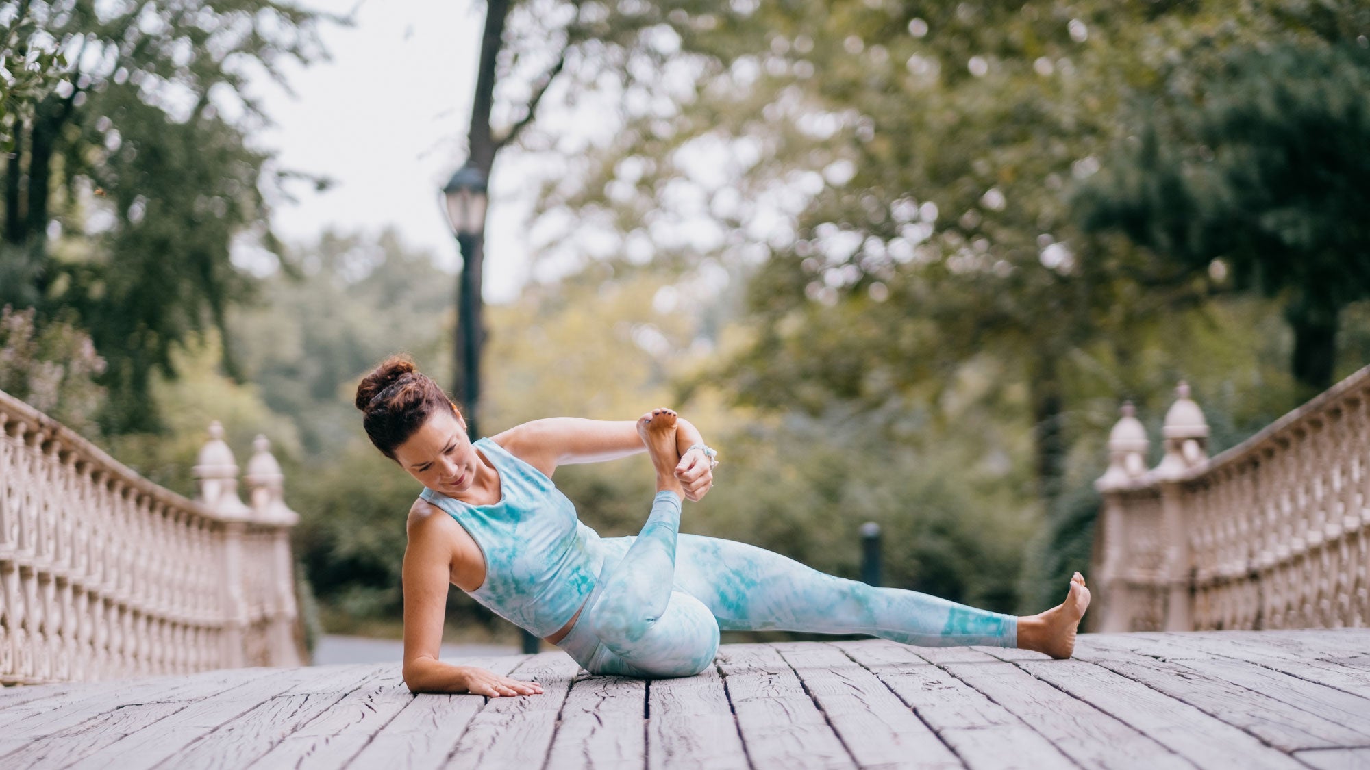 Dana-Slamp-Seated-hip-move-web None