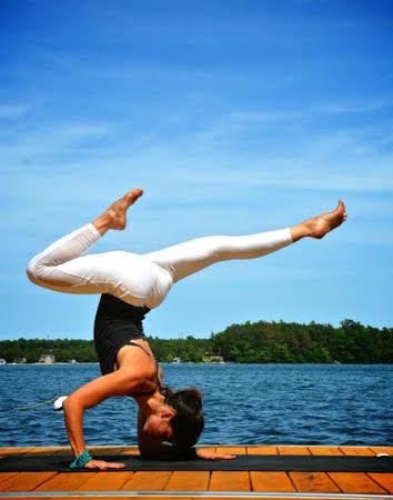 LizCorwinFunkyPincha Liz Corwin Funky Pincha Mayurasana