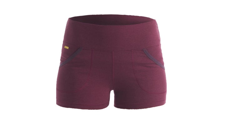 201504-yjmag-hot-yoga-shorts