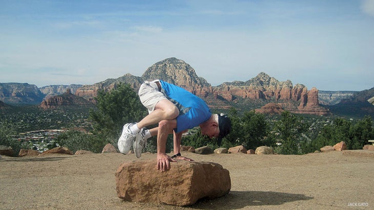 Focus_277_01_FNL crow pose, bakasana, desert