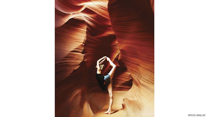Focus_277_02_FNL dancer pose, natarjasana, desert
