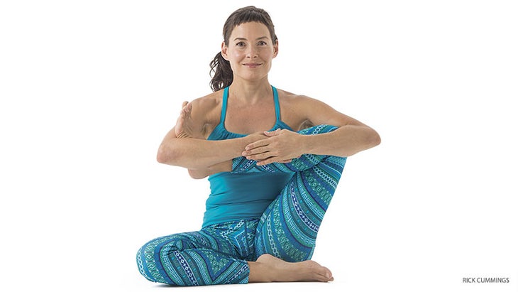 yogapedia_277_06_FNL-astavakrasana-prep Amy Ippoliti, baby cradle
