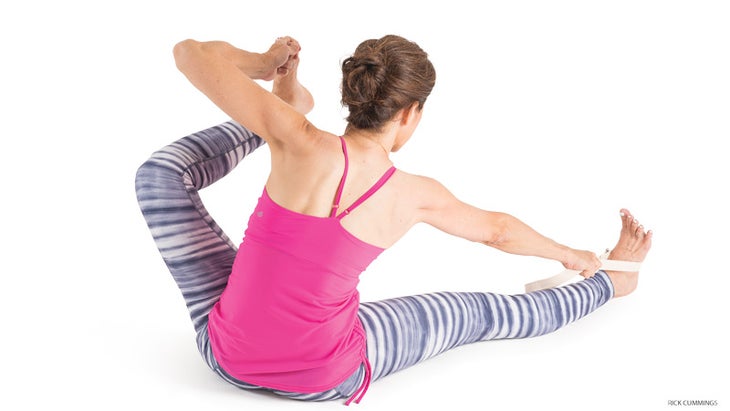 yogapedia_278_06_FNL-archer-pose Archer Pose, akarna dhanurasana