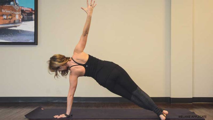 credit-leah-side-plank