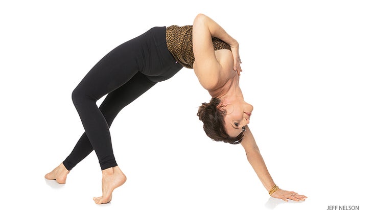 HP_282_18219_FNL wild thing pose, camatkarasana