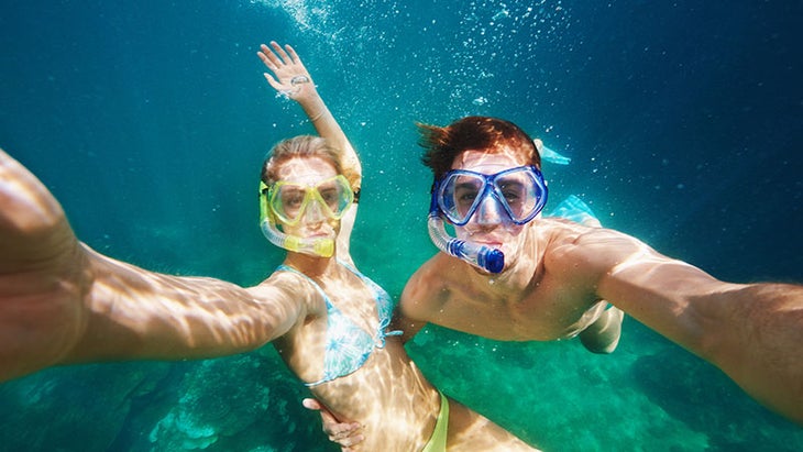 scuba diving couple scuba diving couple