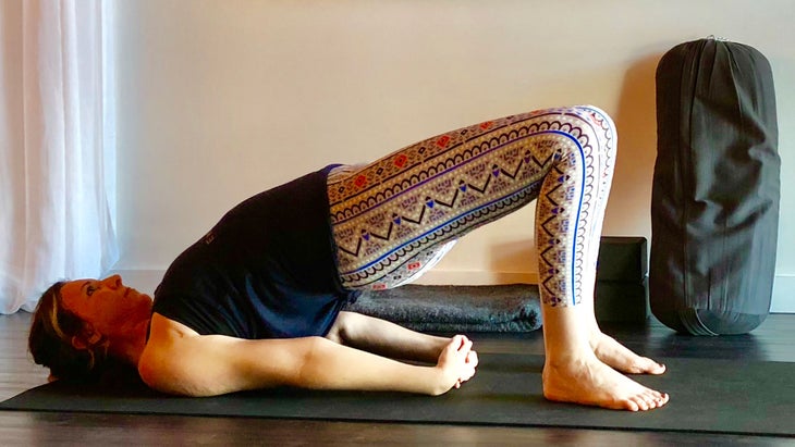 11 A TCM-Inspired Home Practice to Ease Holiday Stress