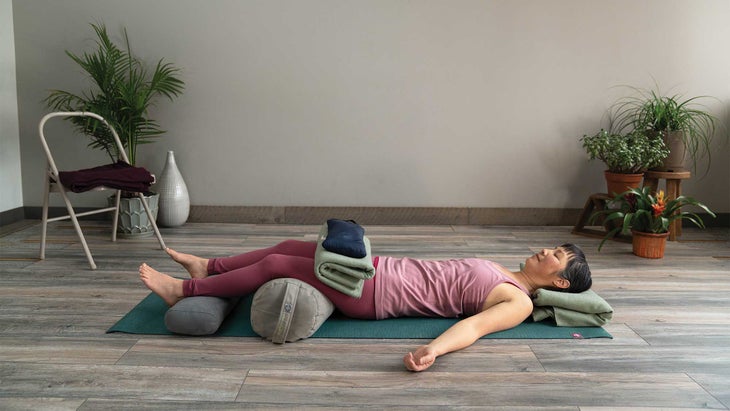 savasana Savasana with weight, pelvis