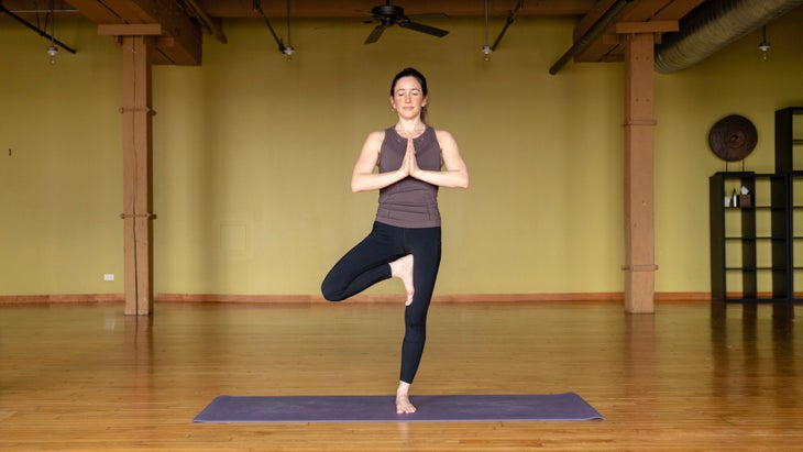 CCD06710 Tree Pose