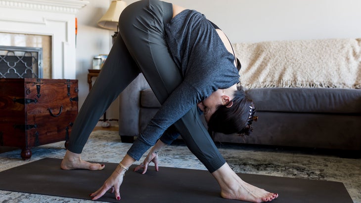 edit-4164 Parsvottanasana (Pyramid Pose)