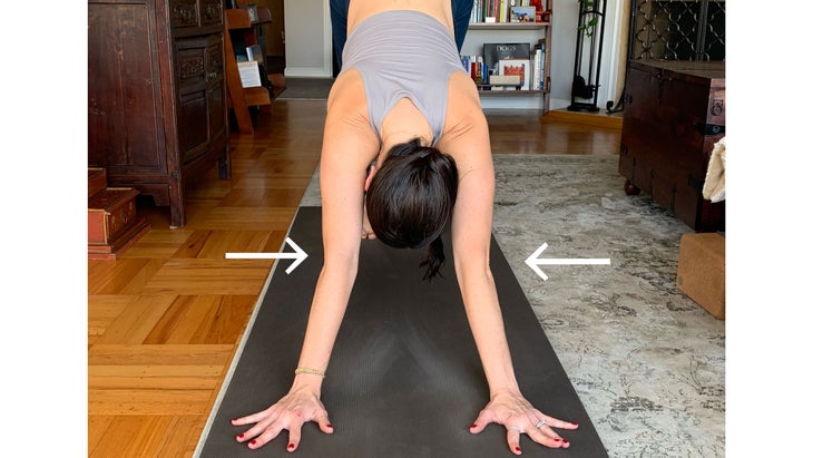 AMS-Hyperextension-of-elbows Yoga and hyper-mobility. Downward Facing Dog (Adho Mukha Svanasana).