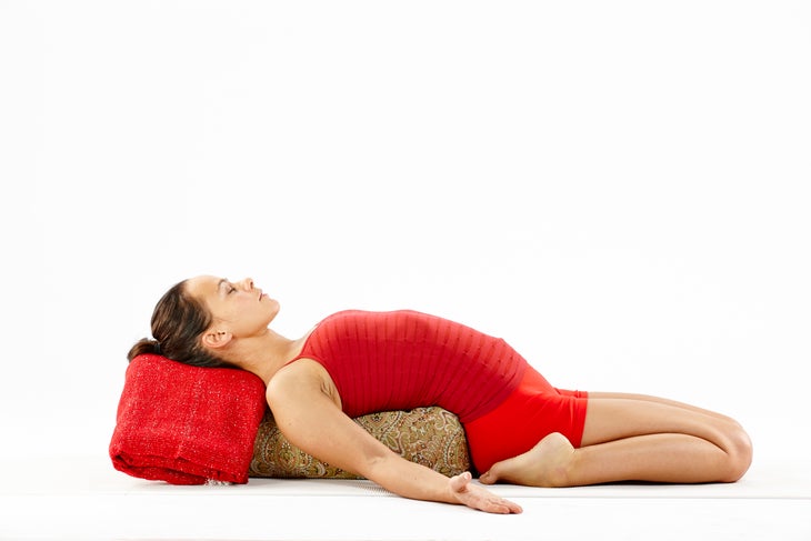 yoga pose Supta Virasana