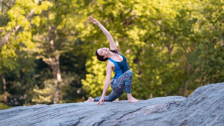 Crescent-Lunge-web-Dana-Slamp None