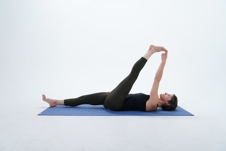 CCD00116 Reclining Hand-to-Big-Toe Pose (Supta Padangusthasana)