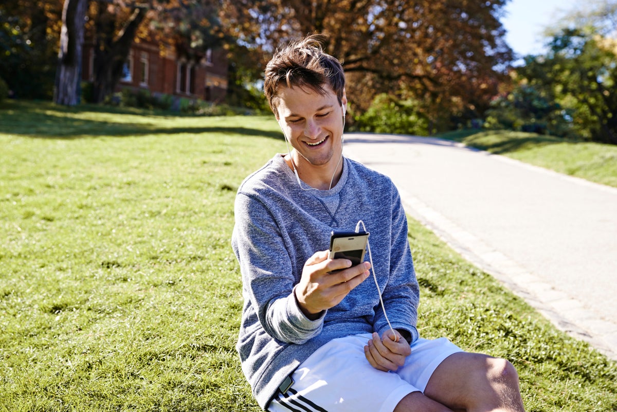 Need a Laugh? These Yoga Comedy Accounts Say What We're All Thinking