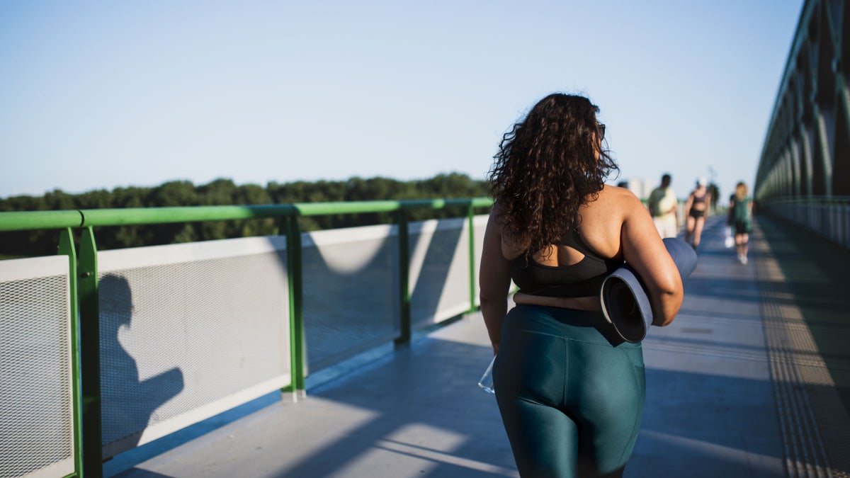 Only Have 5 Minutes to Tone Your Glutes? Try This Quick Single-Leg Exercise
