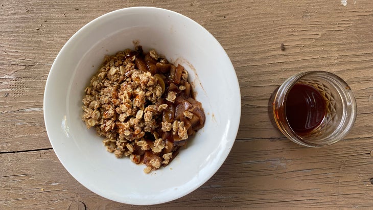 No bake spiced apple crumble with date syrup vata recipe
