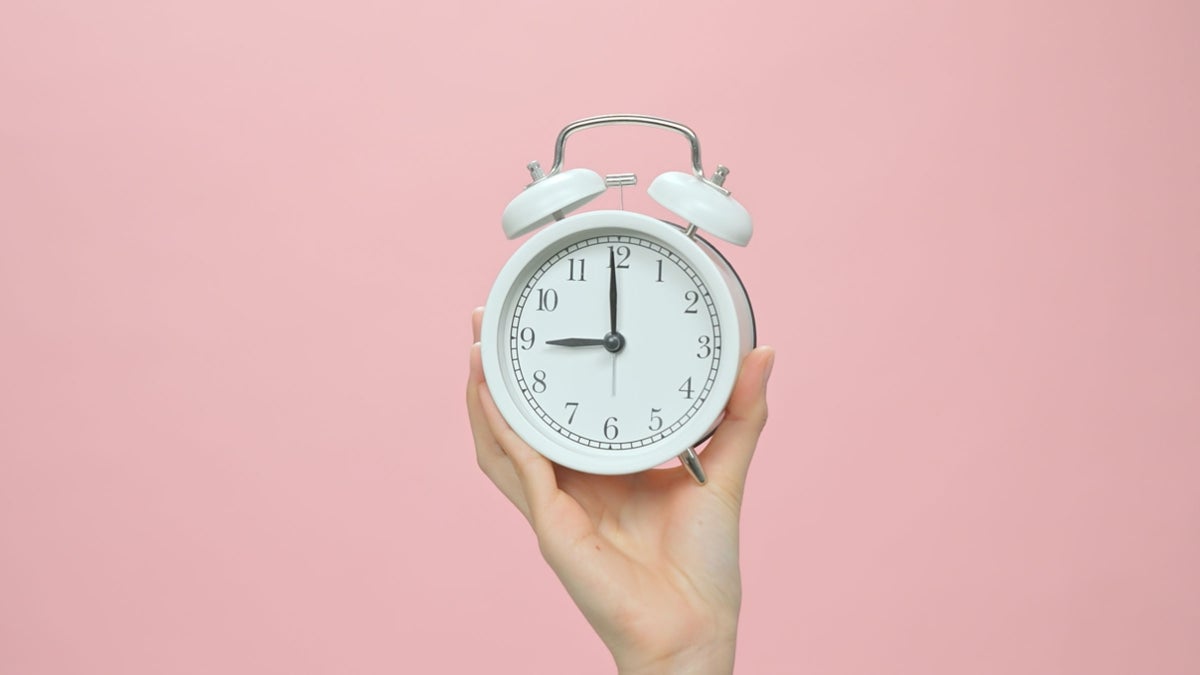 Short on Time? This 15-Minute Yoga Flow Is Perfect for Those Impossibly Busy Days