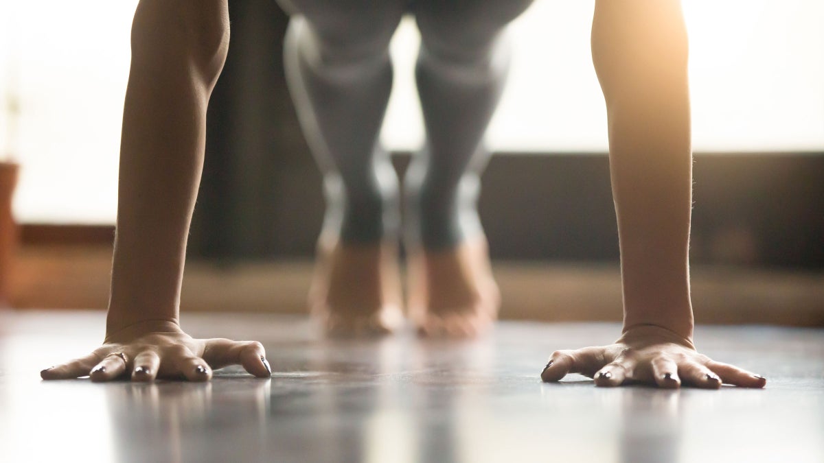 These 10-Minute Yoga Arm Workouts Will Fire Up Your Biceps, Triceps and Shoulders