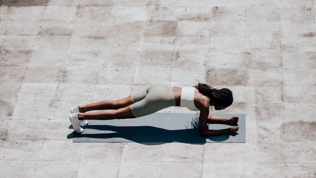 This Breath-Focused Workout Will Strengthen Your Core In 30 Minutes
