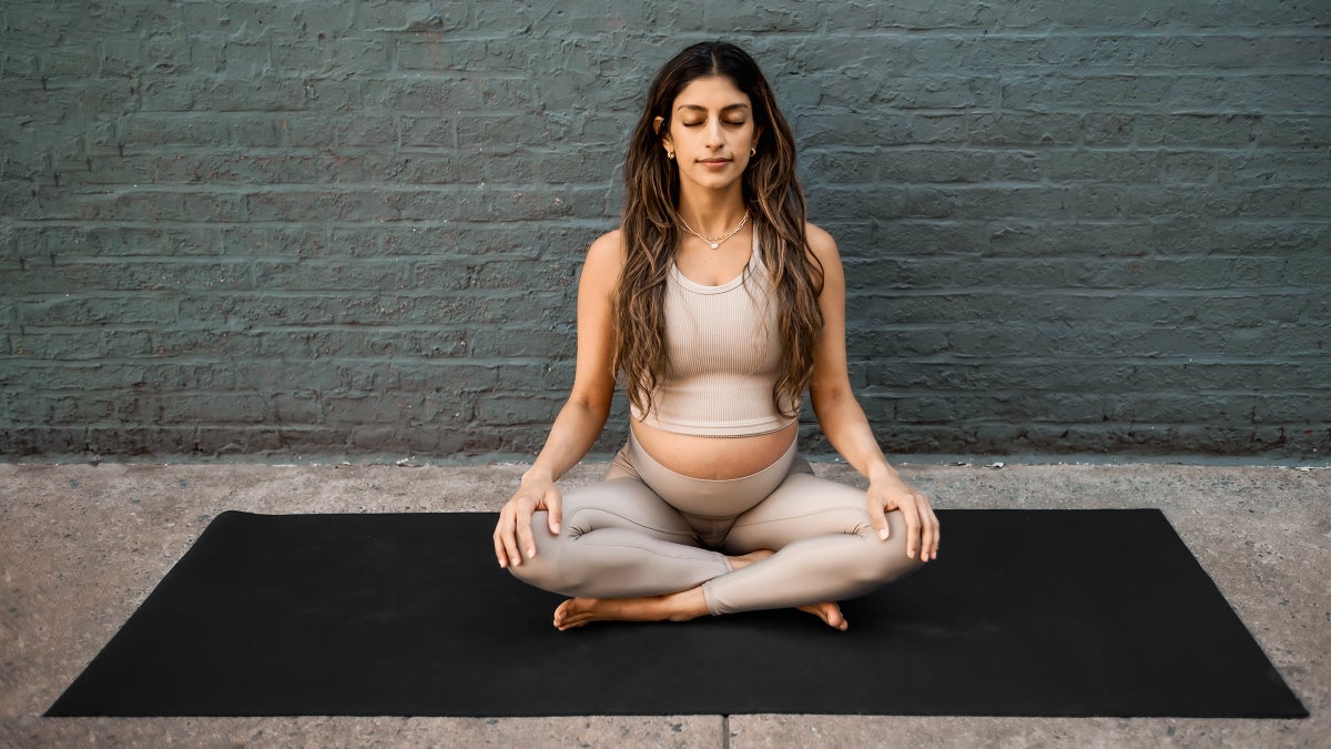 A 5-Minute Yoga Sequence to Help You Sit Still in Meditation