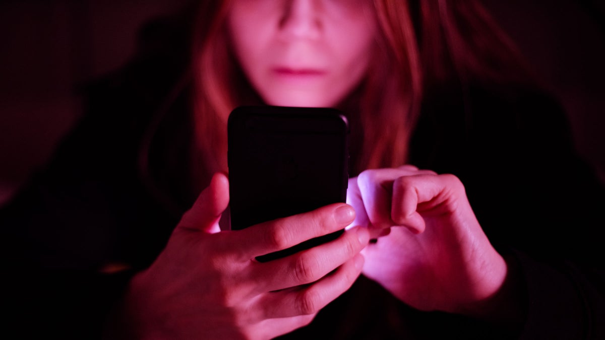 4 Practical Ways to Stop Doomscrolling