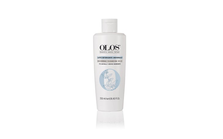 Shot of Olos Cleansing Milk