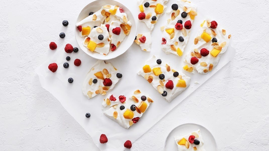 5 Late-Night Snacks for Every Kind of Craving, According to a Dietitian