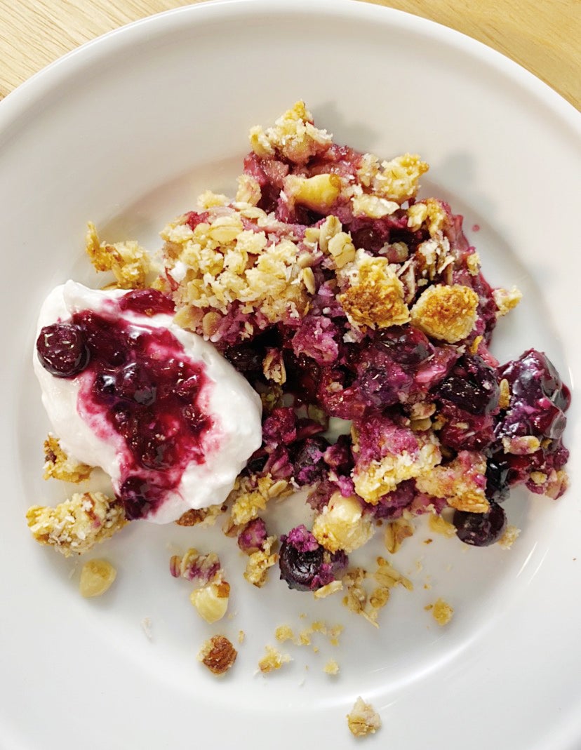 Baked berry crunch by Sophia Roe